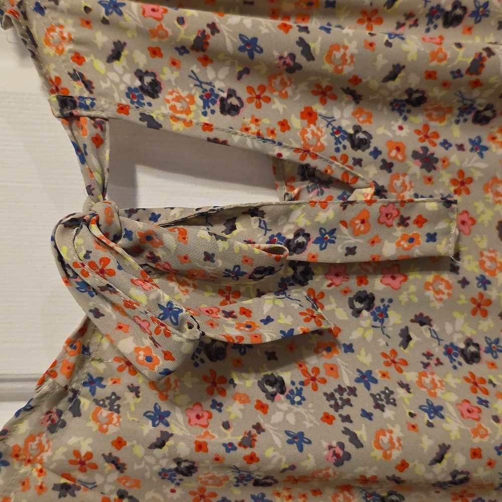 LC Lauren Conrad Multicolor Floral Blouse - Picture 8 of 8